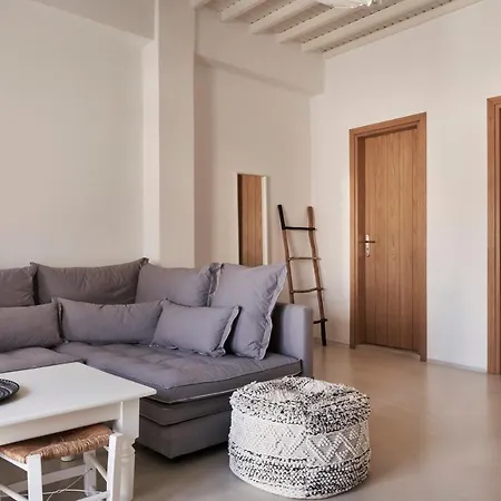 Maison By Monocle Guest house