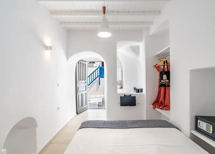 Πανσιόν Maison By Monocle 3*